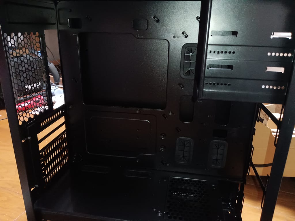 5年前購入の、Thermaltake Versa H26